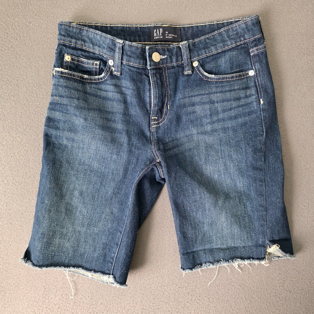 Gap Bermuda Shorts Womens 26 Blue Denim 9" Inseam Raw Hem Mid Rise Distressed